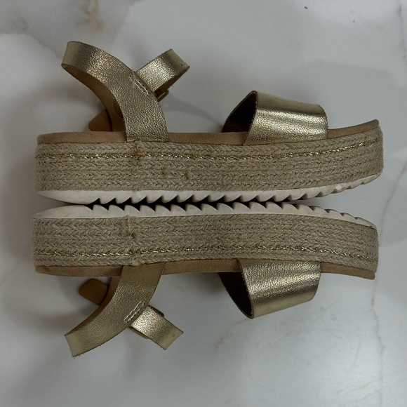 Girls Cat & Jack gold platform espadrilles size 13 - Picture 7 of 8